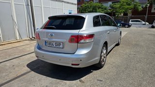 Toyota Avensis 2011