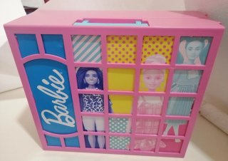 Armadio Barbie completo con accessori