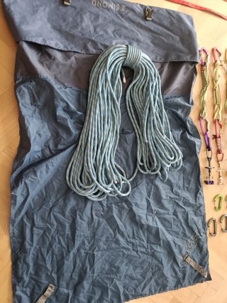 Material de escalada: Cuerda, mosquetones, cintas