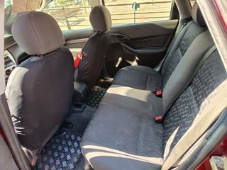 Ford Focus Trend 1.6 gasolina año 2000 252600 KM