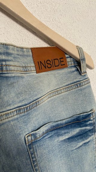 Pantalones vaqueros desgastados
