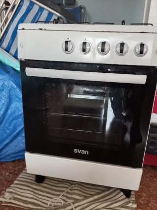 Cocina de gas blanca
