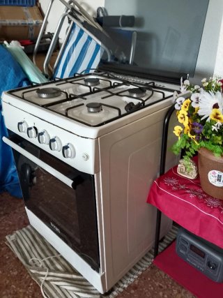 Cocina de gas blanca