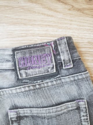 Pantalón corto vaquero desgastado