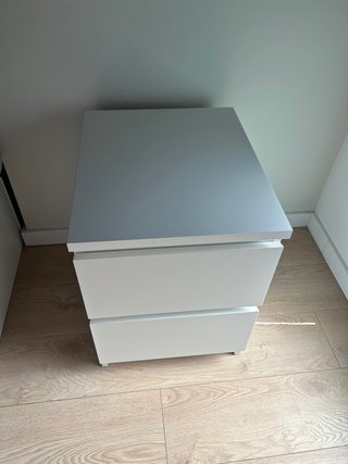 2 Mesitas de Noche Malm IKEA Blancas