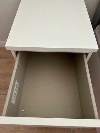 2 Mesitas de Noche Malm IKEA Blancas