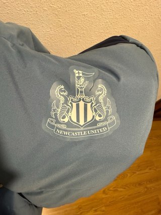 Cazadora Newcastle United Oficial Castore Azul
