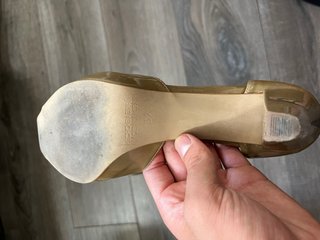 Zapatos de tacón beige