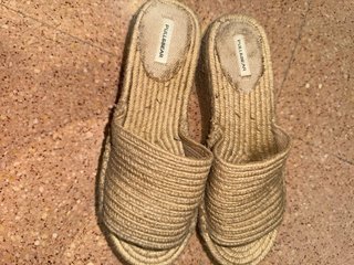 Sandalias cuña Pull&Bear beige