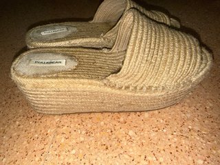 Sandalias cuña Pull&Bear beige
