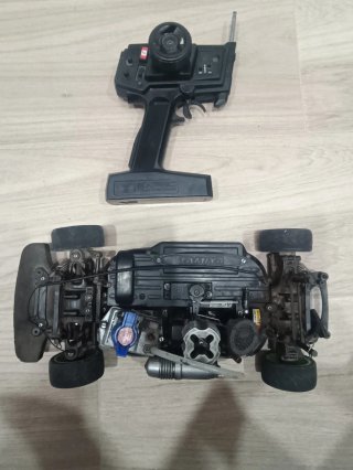 2 Coches RC 1/10: Tamiya TGS y TT01