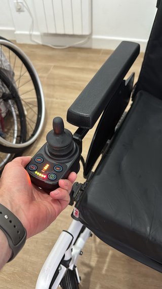 Silla de ruedas eléctrica Vermeiren Verso plegable
