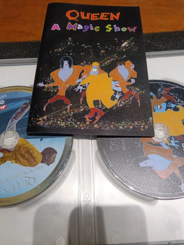 Queen Live At Wembley Stadium DVD Colección