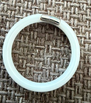 Anillo de cerámica y oro