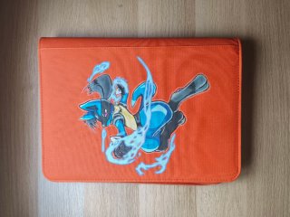 Carpeta Pokémon Lucario pintada a mano