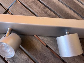 Barra 4 focos Philips Myliving Star