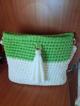 Borsa uncinetto fettuccia verde e panna