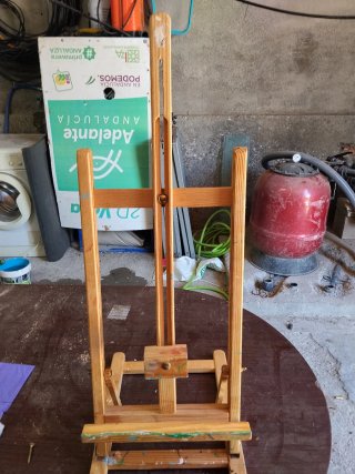 Caballete de pintura pequeño de madera