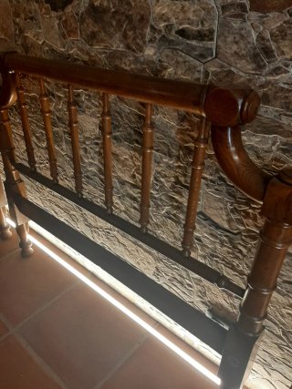 Cabezal de cama de madera