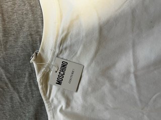 Camiseta Moschino Ganso con Corbata