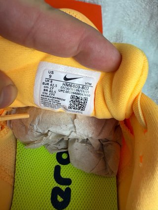 Nike Vomero 18 Talla 42.5 Naranja/Morado