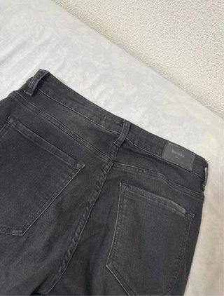 Vaqueros pitillo negros rotos