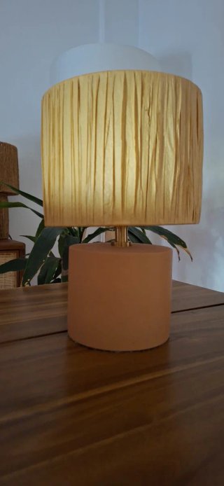 Lámpara de mesa .