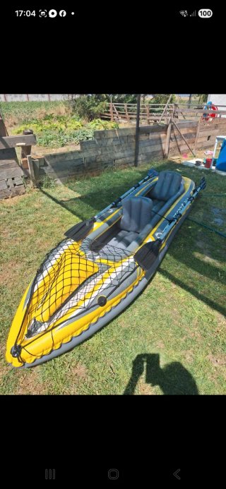 Kayak inflable 360 usadas 2 veces