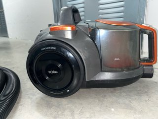 Aspirador Solac Enara sin bolsa + accesorios