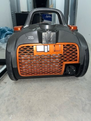 Aspirador Solac Enara sin bolsa + accesorios