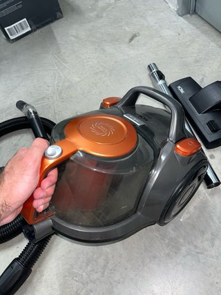 Aspirador Solac Enara sin bolsa + accesorios