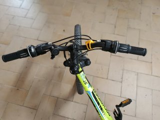 Bicicleta infantil Rockrider amarilla