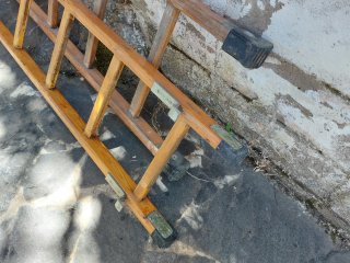 Escalera madera Telefónica