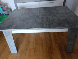 Mesa de comedor gris piedra