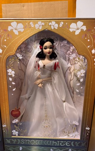 Muñeca BlancaNieves 2023 Edición Limitada Disney