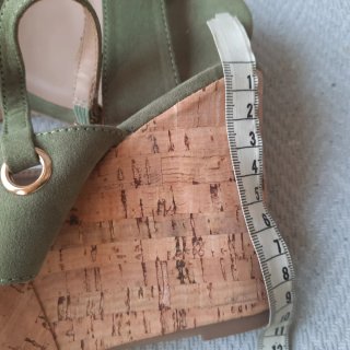 Sandalias verdes, plataforma y cuña de corcho