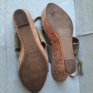 Sandalias verdes, plataforma y cuña de corcho