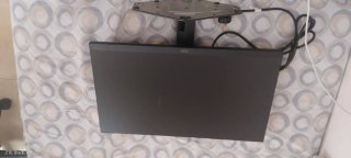 Xbox One S con volante, pedali e monitor 200Hz