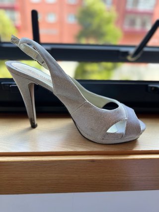 Zapatos de fiesta dorados Membur talla 39