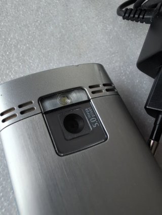 Nokia X2 argento e blu con caricabatterie