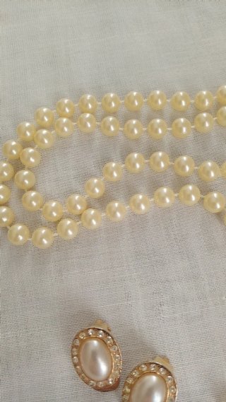 Set collane perle e orecchini a clips
