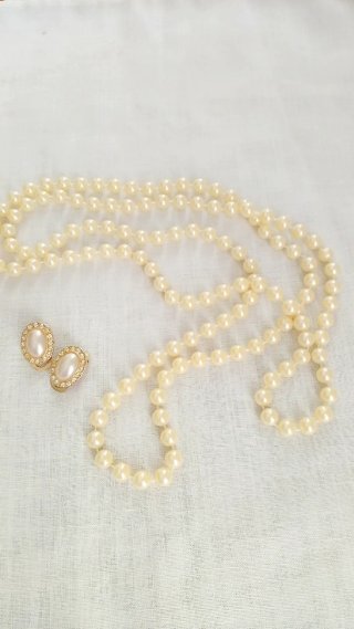 Set collane perle e orecchini a clips