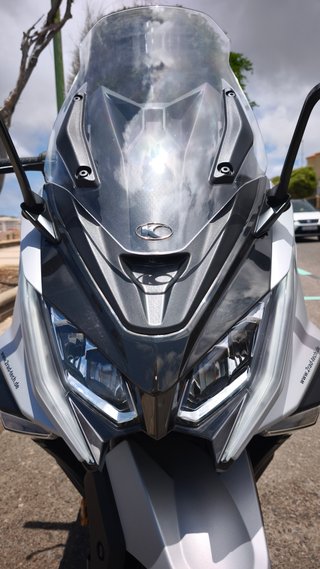Kymco AK550 ABS Maxi Scooter Gris/Plata