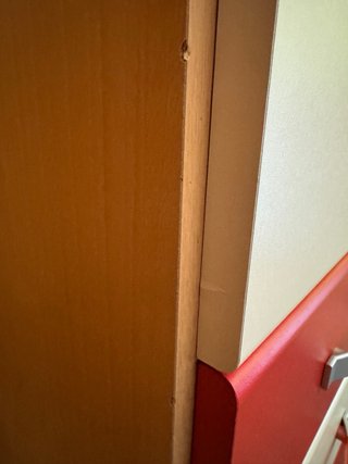 Armario de aglomerado con puertas