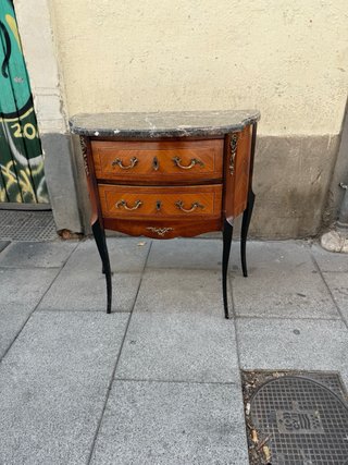 CÓMODA ANTIGUA, CON TAPA DE MÁRMOL