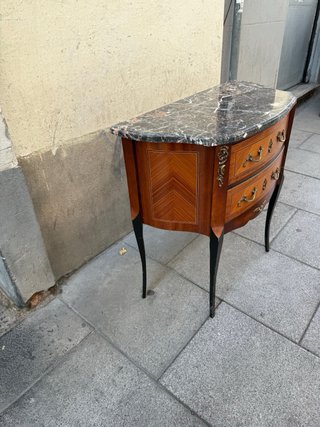 CÓMODA ANTIGUA, CON TAPA DE MÁRMOL