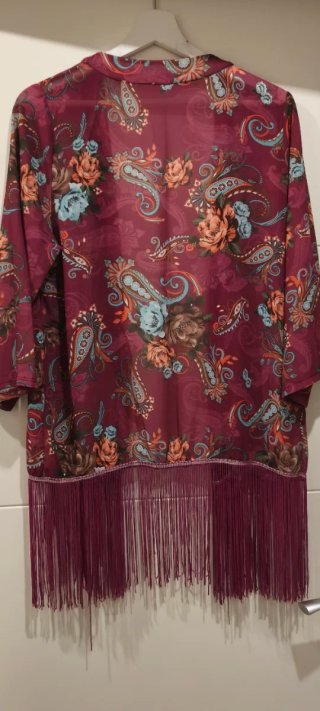 Kimono estampado floral con flecos