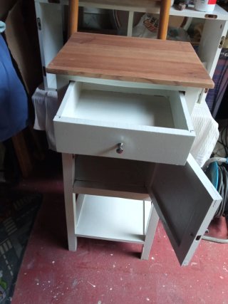Mesita auxiliar madera antigua