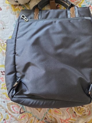 Mochila Bolso Gris con Llaveros