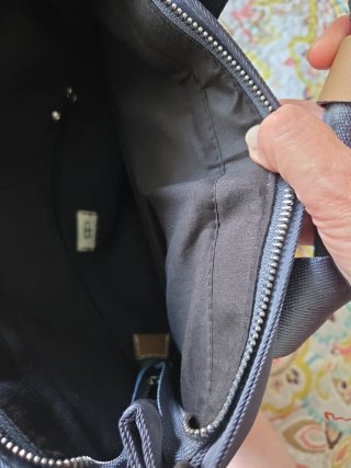 Mochila Bolso Gris con Llaveros